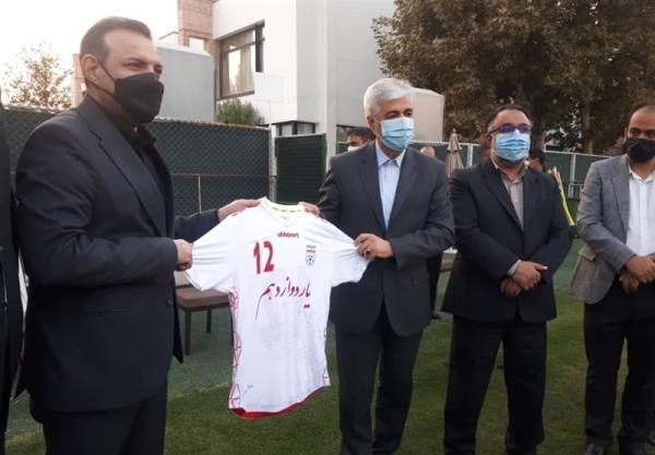حاشیه ملاقات ایران ، کره جنوبی، حضور وزیر ورزش در استادیوم آزادی