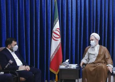 وزیر ارتباطات: از گوشی ایرانی استفاده می کنم
