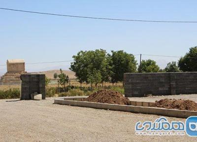 یک فعال میراث فرهنگی از فعالیت معدن و دیوارکشی در نزدیکی پاسارگاد ابراز نگرانی کرد