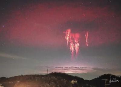 تصویری نادر از پدیده های نوری گذرای جو، وقتی Sprite و ELVE هم زمان آسمان را روشن کردند